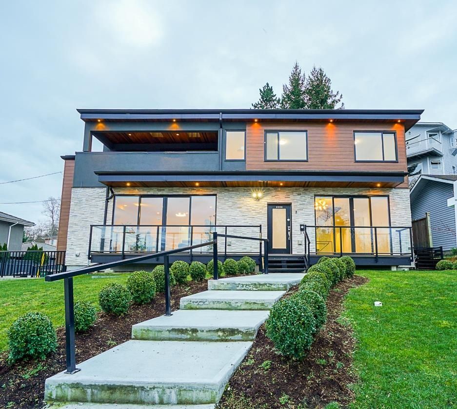 I have sold a property at 4040 CURLE AVE in Burnaby
